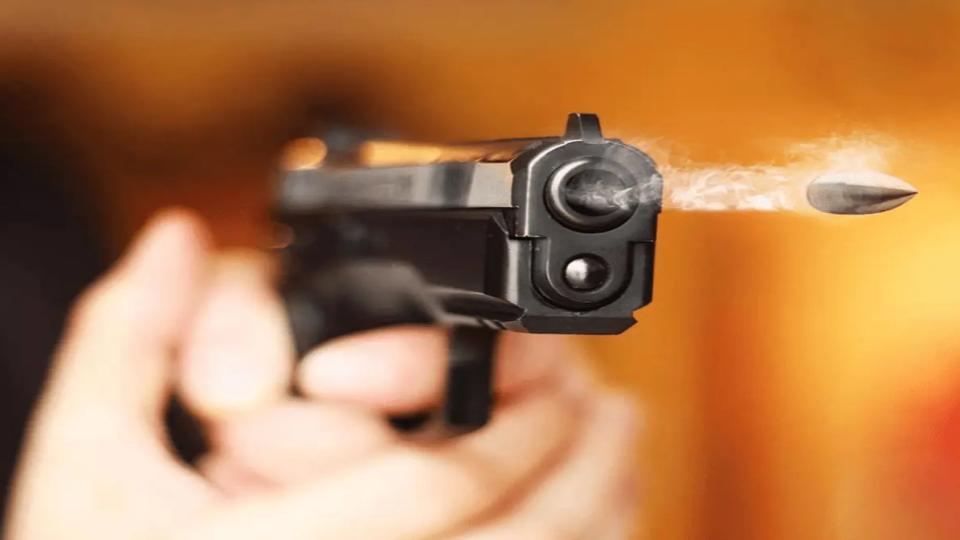 aapleader’shusbandfiresshotsathergymcentre2injured