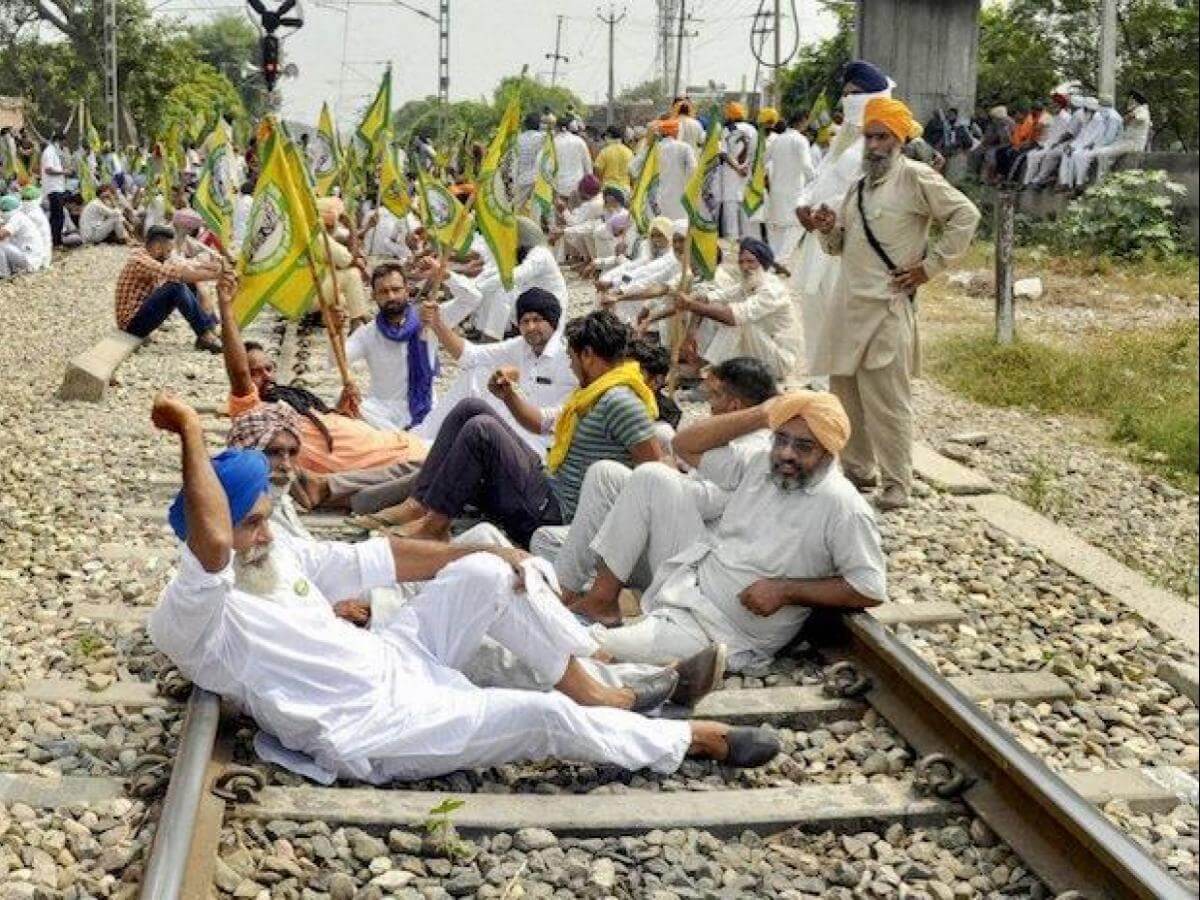 repealthreefarmlawsorwewillblockrailwaytracksfarmersthreatensgovernment