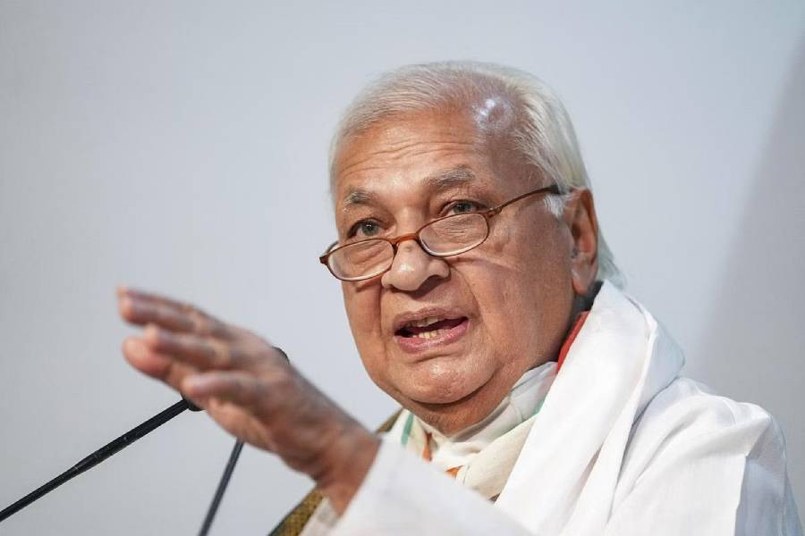 cmvijayansendingpeopletohurtmephysically:keralagovernorarifmohammadkhan