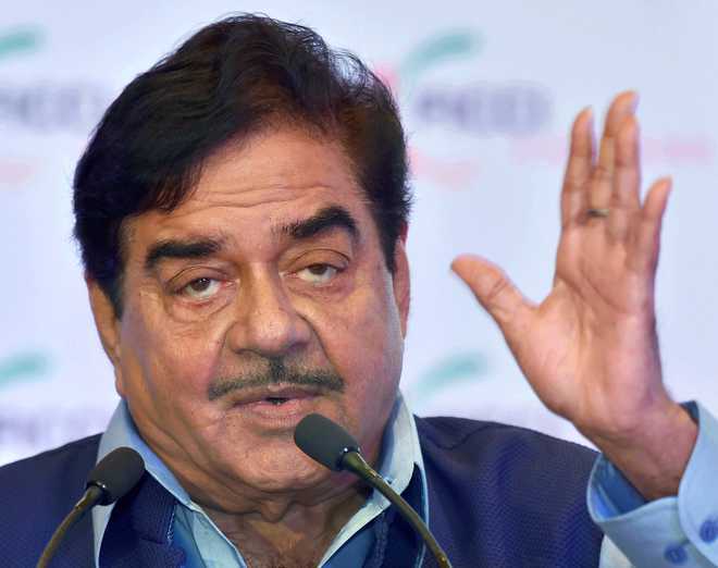 mahagathbandhanwillblowawayndainbihar:shatrughansinha
