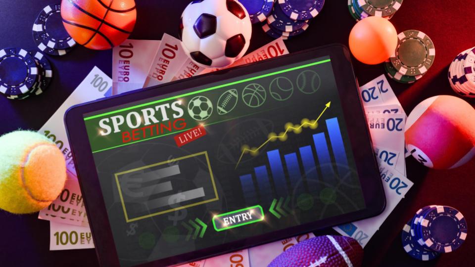 Man ends life after losing money in Andhra Pradesh 