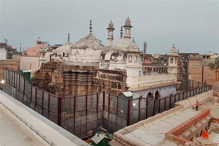 varanasi:pujabeginsatgyanvapibasementfollowingcourtorder