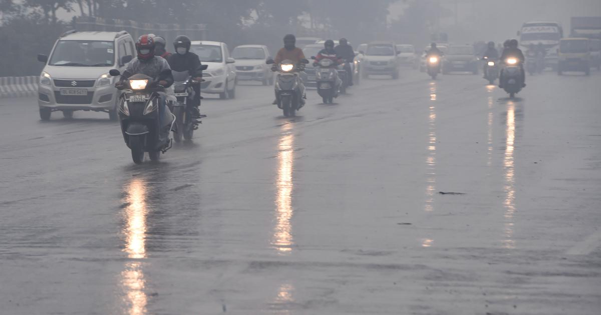 Heavy rain along with severe thunderstorms lashes Delhi and NCR