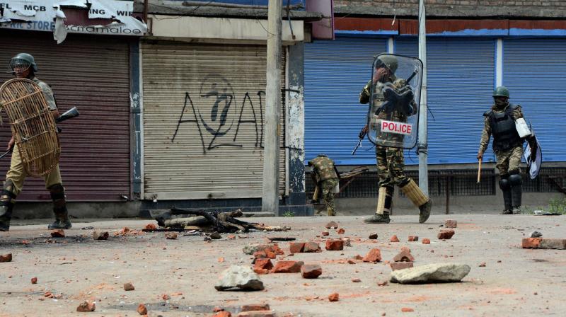 eightstudentsinjuredinfreshclashes
