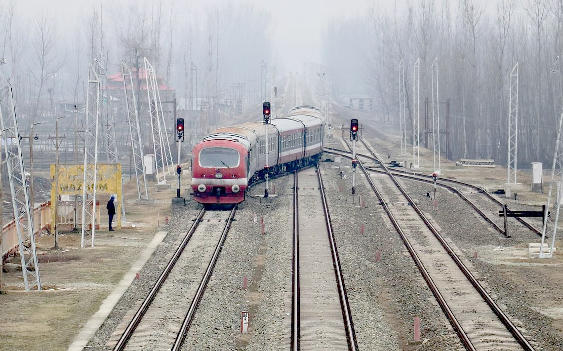 commercialoperationsfortrainstokashmirsoon:railwaysminister