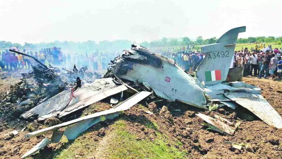 Indian Air Force fighter jet crashes in Rajasthan