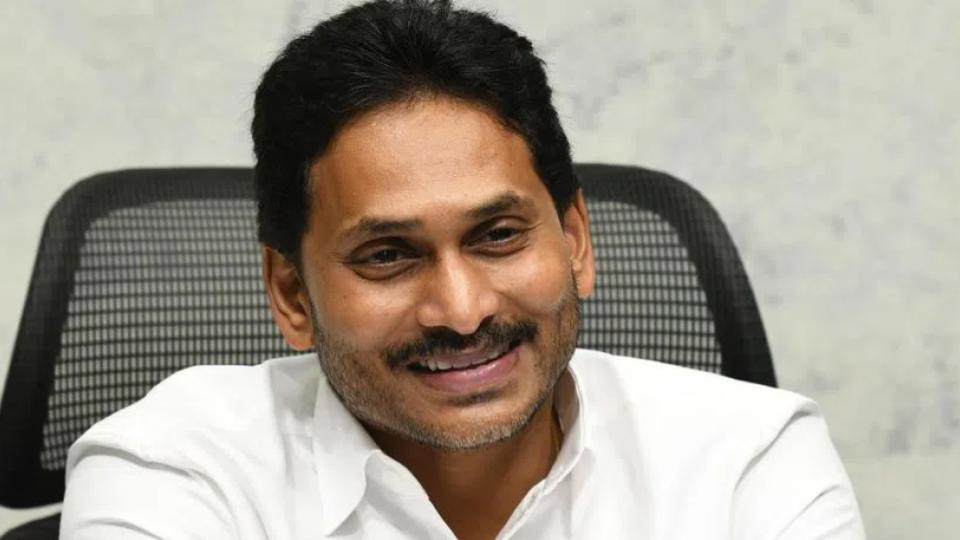 ysrcpmarksformationdayjaganvowstofightforpeople’srights