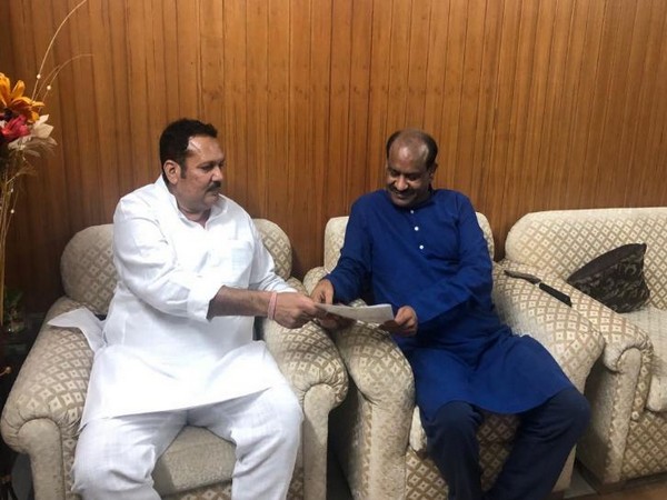 udayanrajebhosalesubmitsresignationtoloksabhaspeaker