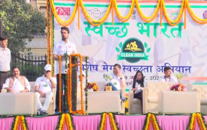 sportsministeranuragsinghthakurinauguratesmegacleanlinessdrivesfromchandanichowk