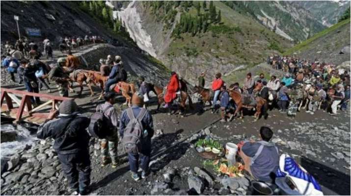 over12400pilgrimspayobeisanceatholycaveshrineofshriamarnathjiamidtightsecuritycover