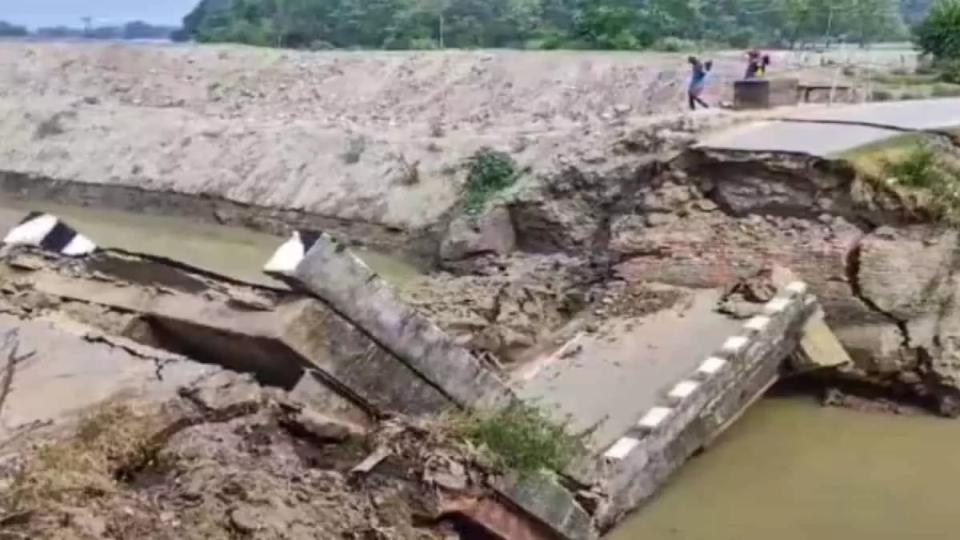bihargovtsuspends14engineersoverbridgecollapseincidents