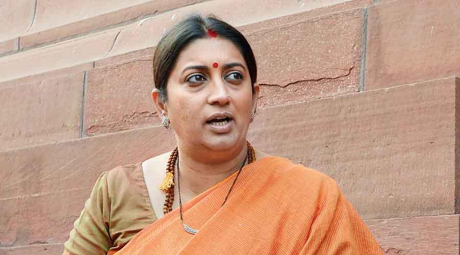 smritiiranirubbishescongsclaimssaysmydaughterisastudentshedoesntrunanybar