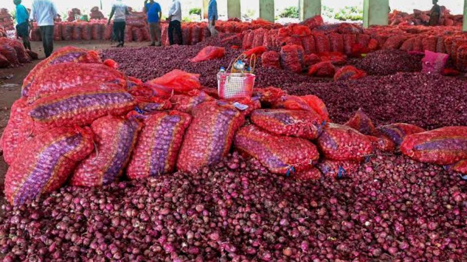 Kanda Express With 840 Tonnes of Onions Reaches Chennai