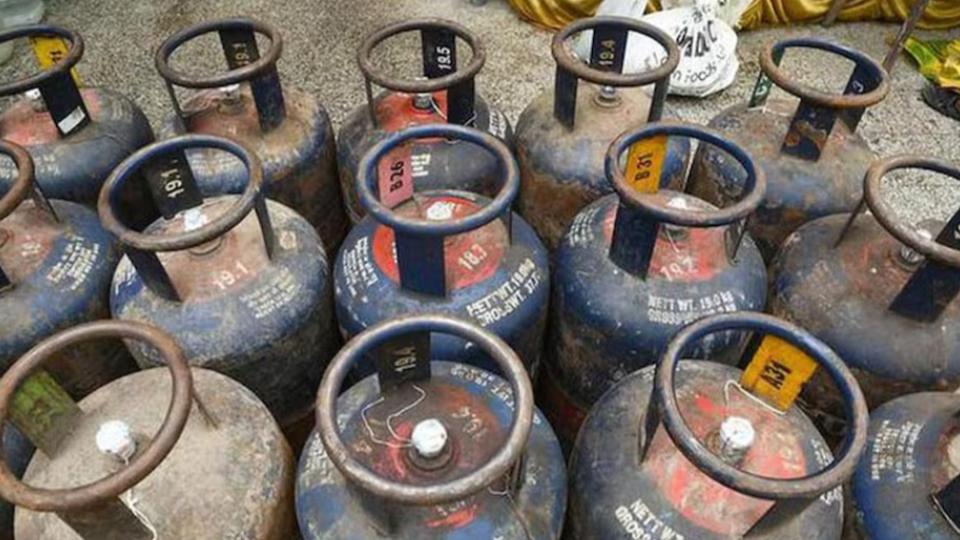 Commercial LPG Cylinder Price Reduced by Rs 183.50