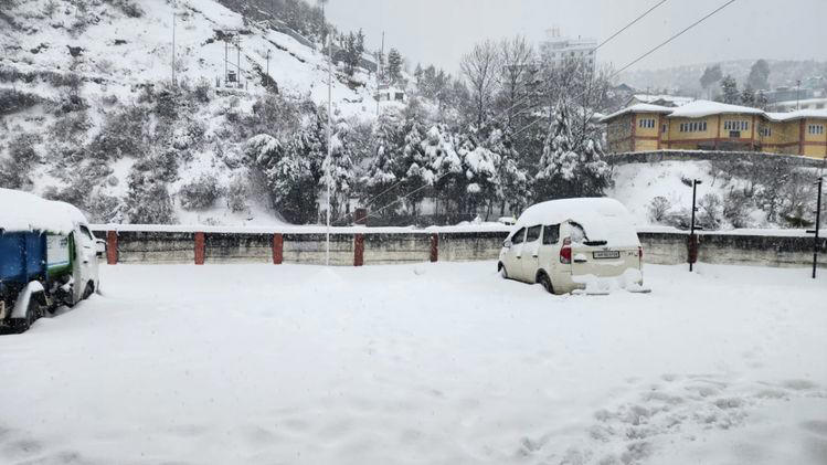 heavysnowfallintawangdisruptstravel