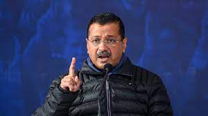 aapwillgivetemplegurdwarapriestrs18000amonthifreturnstopower:kejriwal
