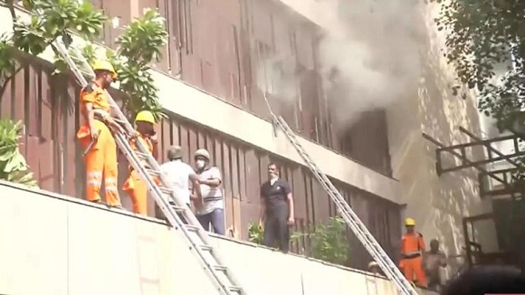 bulldozerjustice:lucknowslevanahoteltobedemolishedafterfirekillsfour