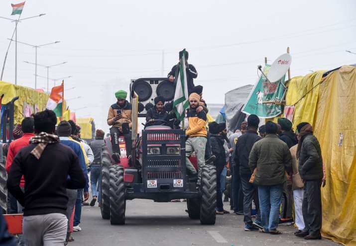 delhipolicepermitsfarmerstractormarchonrday300paktwitterhandlesplandisruption