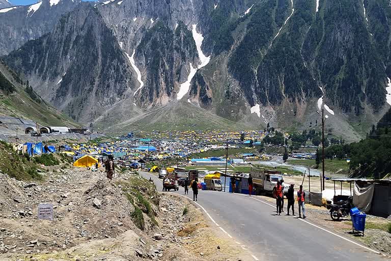 Second batch of 5,246 Amarnath pilgrims leave Jammu base camp for Kashmir
