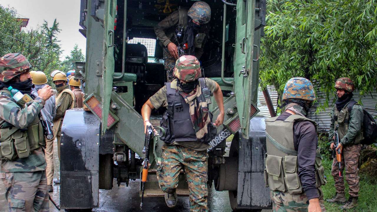 twolashkaretaibaterroristkilledinshopianencounter