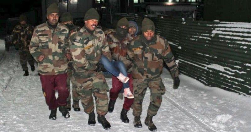 indianarmytotherescue:helps1700touristsstrandedinsikkim