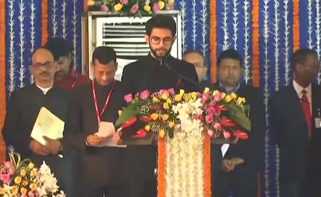 aadityathackerayjoinsdadinmaharashtraministry