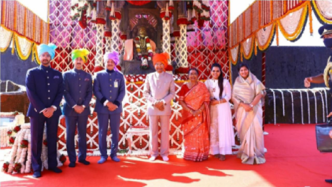 presidentkovindpaystributetochhatrapatishivajimaharajatraigadfort