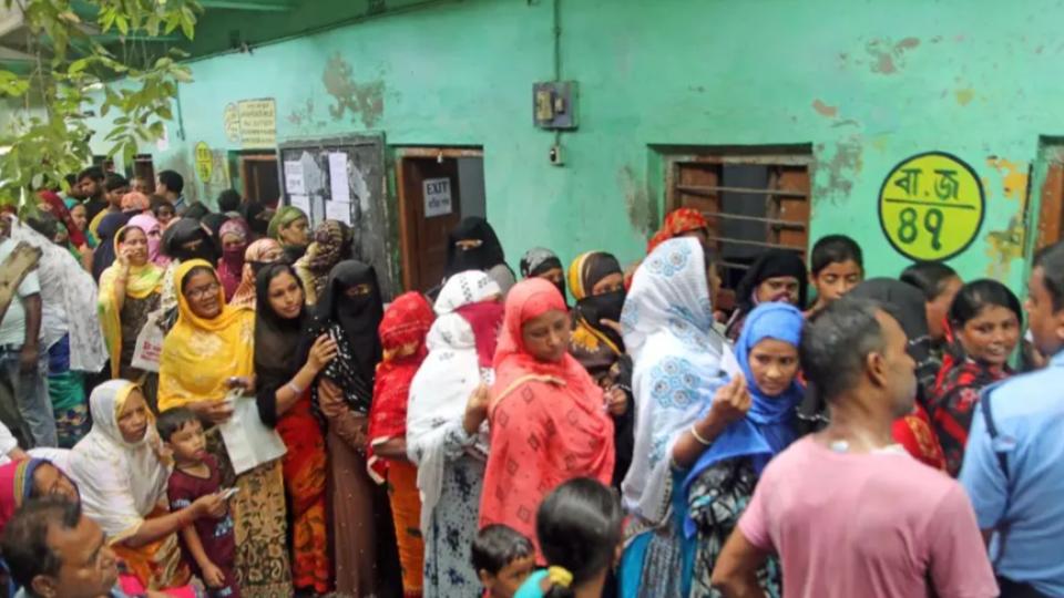 EC Adds 4,660 Booths for Heavy Voter Areas in Bengal Polls