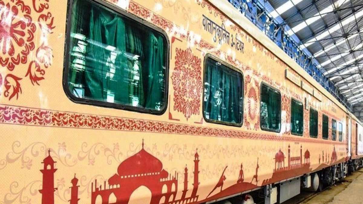 bharatgauravtrainflaggedofftoexplorebeautyofneregion