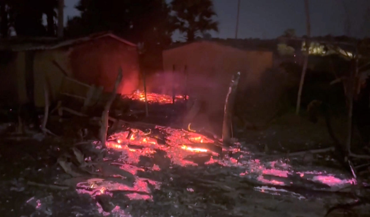 21housessetonfireinbihar’snawadaoverlanddispute10detained
