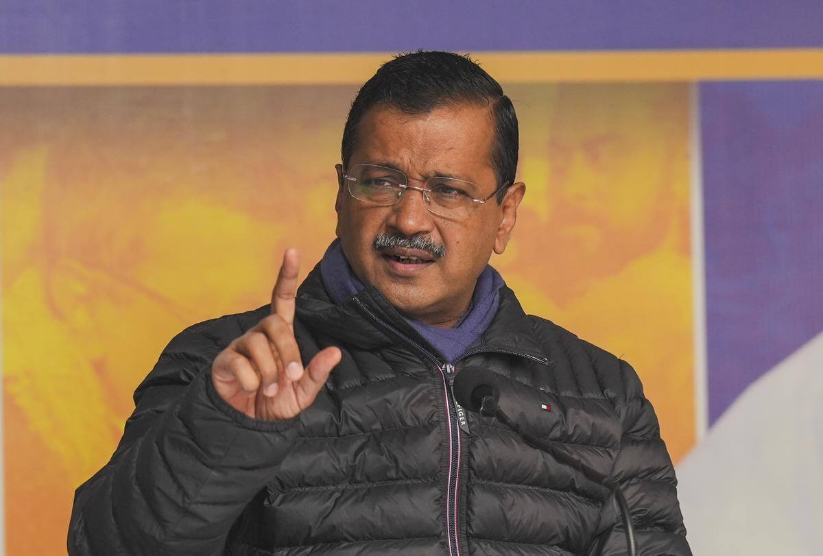 acbissuesnoticetoarvindkejriwaloverrs15crorepoachingallegations