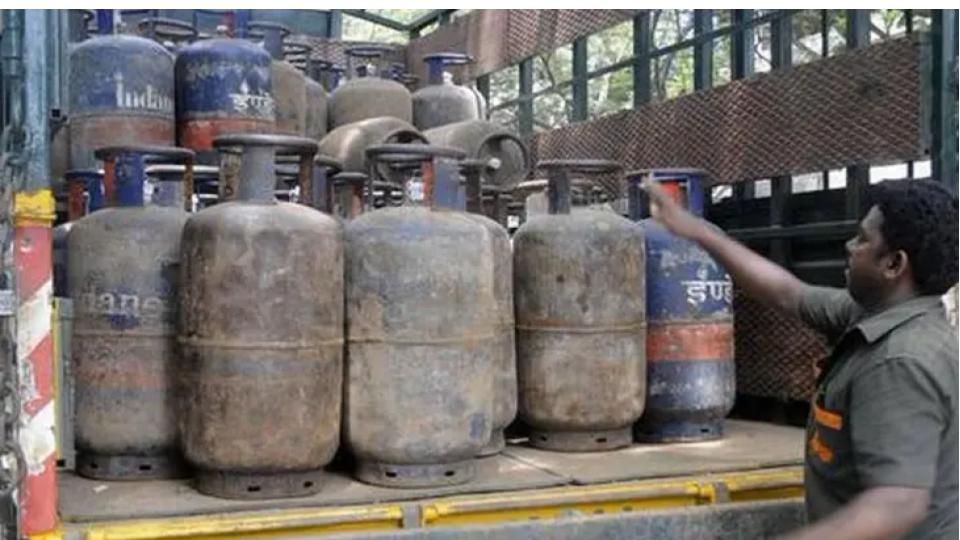 commerciallpgpriceshikedbyrs42per19kgcylinder