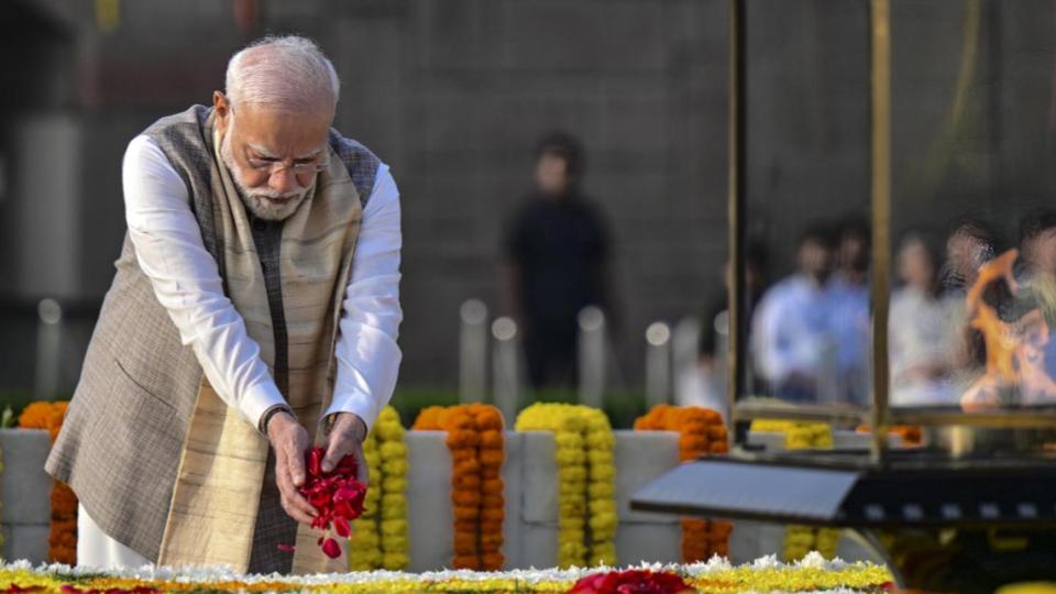 PM Modi pays homage to Mahatma Gandhi on birth anniversary