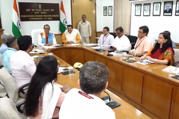 agricultureministershivrajsinghchouhanmeetsmadhyapradeshcmmohanyadavinnewdelhi