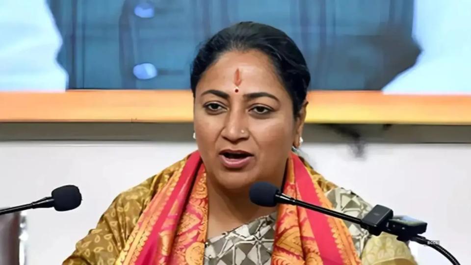 Delhi CM Rekha Gupta Attacked During Public Event At Her Residence