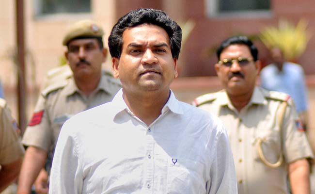 kapilmishratriestogatecrashkejriwalsjantadarbarvowstostorminnexttime