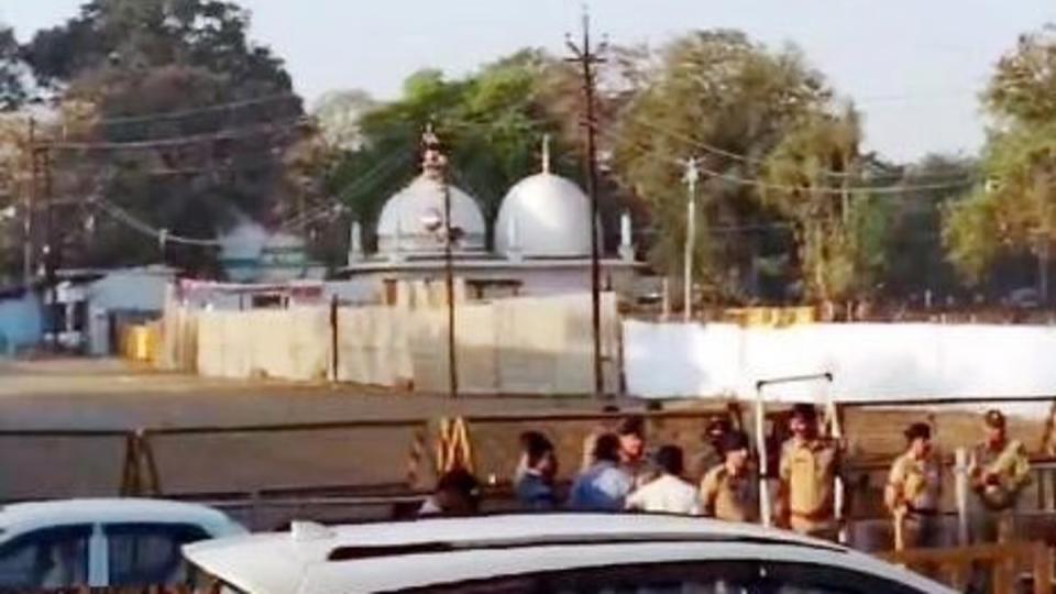 Peace prevails at Bhojshala-Kamal Maula Mosque as Hindus, Muslims pray
