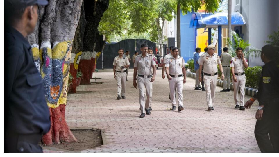 Two schools and three courts receives bomb threat emails in Delhi 