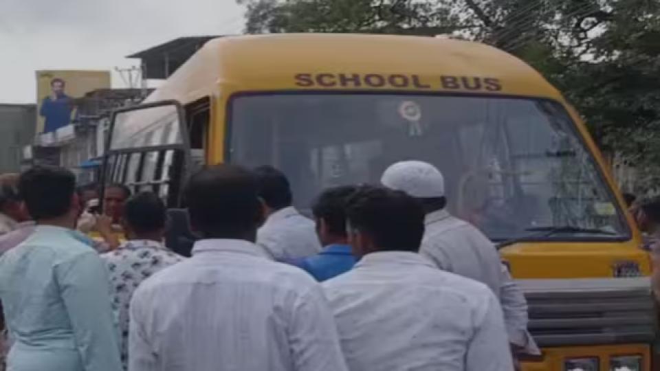 karnatakawomanelectrocutedwhilehelpingsontogetontoschoolbus