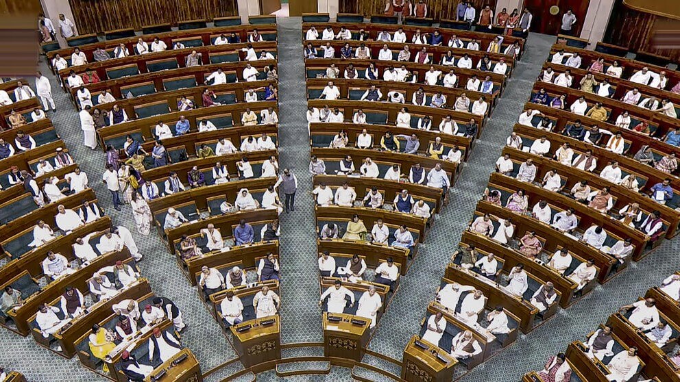 constitutionamendmentbilllinkedtowomensreservationfailsinloksabhaby298to230margin