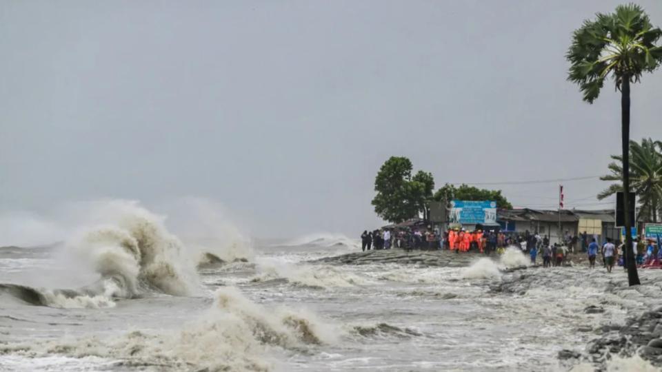 Cyclone Remal kills at least 6 in West Bengal and 10 in Bangladesh
