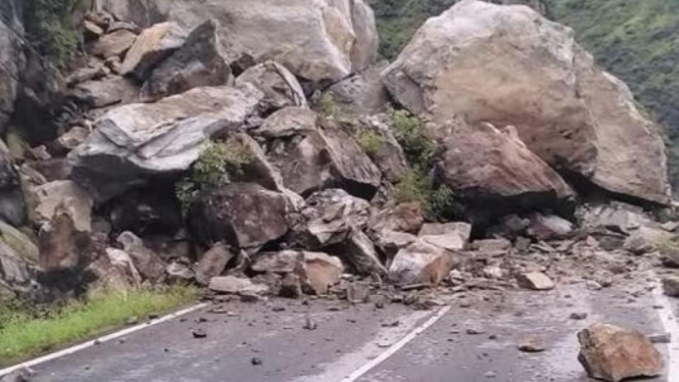 Massive landslide hits Himachal Pradesh