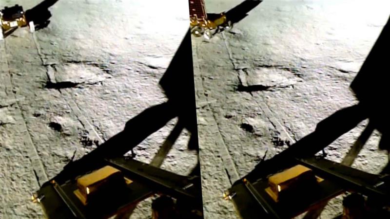 chandrayaan3spragyanroverconfirmspresenceofsulphurinlunarsurfacenearsouthpole