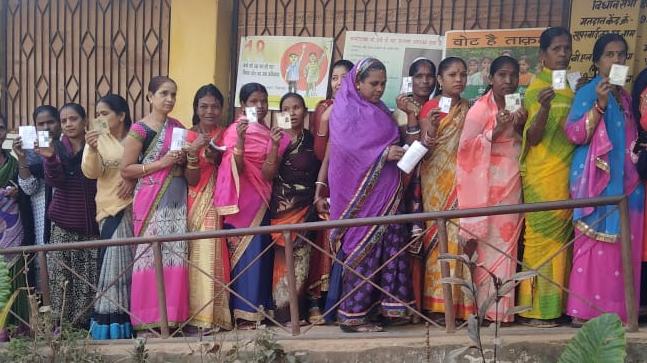 30pcpollingtillnooninchhattisgarh