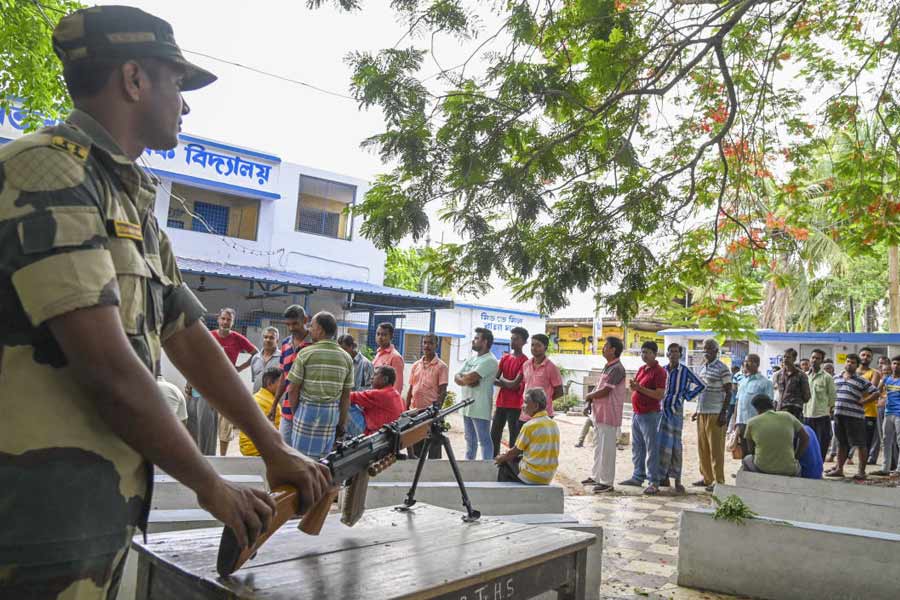 Scattered incidents of violence in fifth phase of LS polls in Bengal