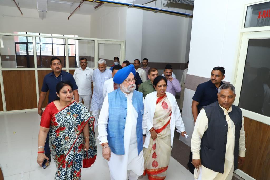 Union Minister Hardeep Puri reaches Jammu to evaluate implementation of development project