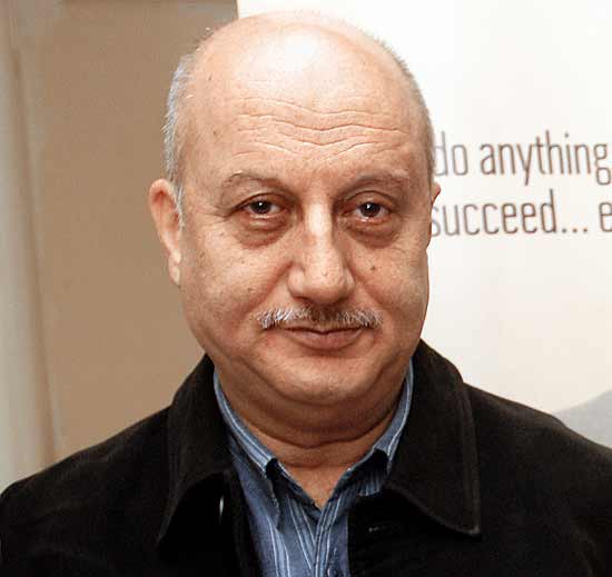 pakistandeniesvisatoanupamkher