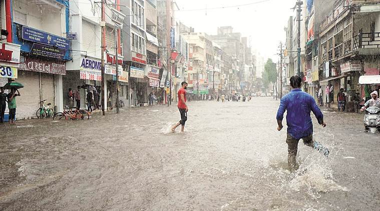 6deadasheavyrainshitvadodara