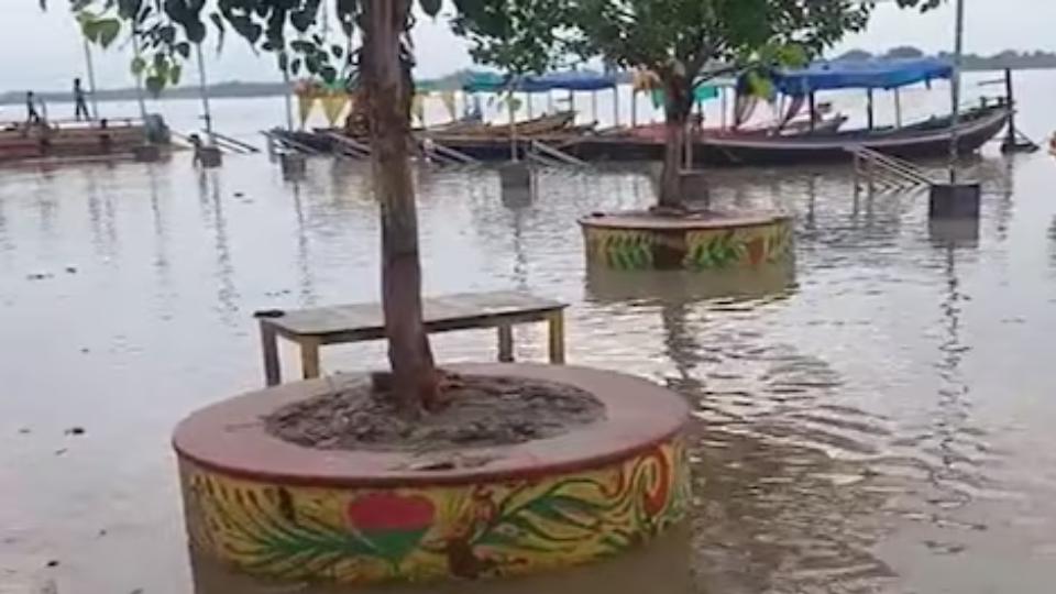 Ganga Water Level Crosses Warning Mark in Varanasi