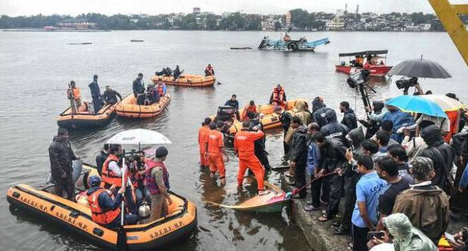 telanganaapgovernmentssuspendpapikondalutouraftergodavariboataccident